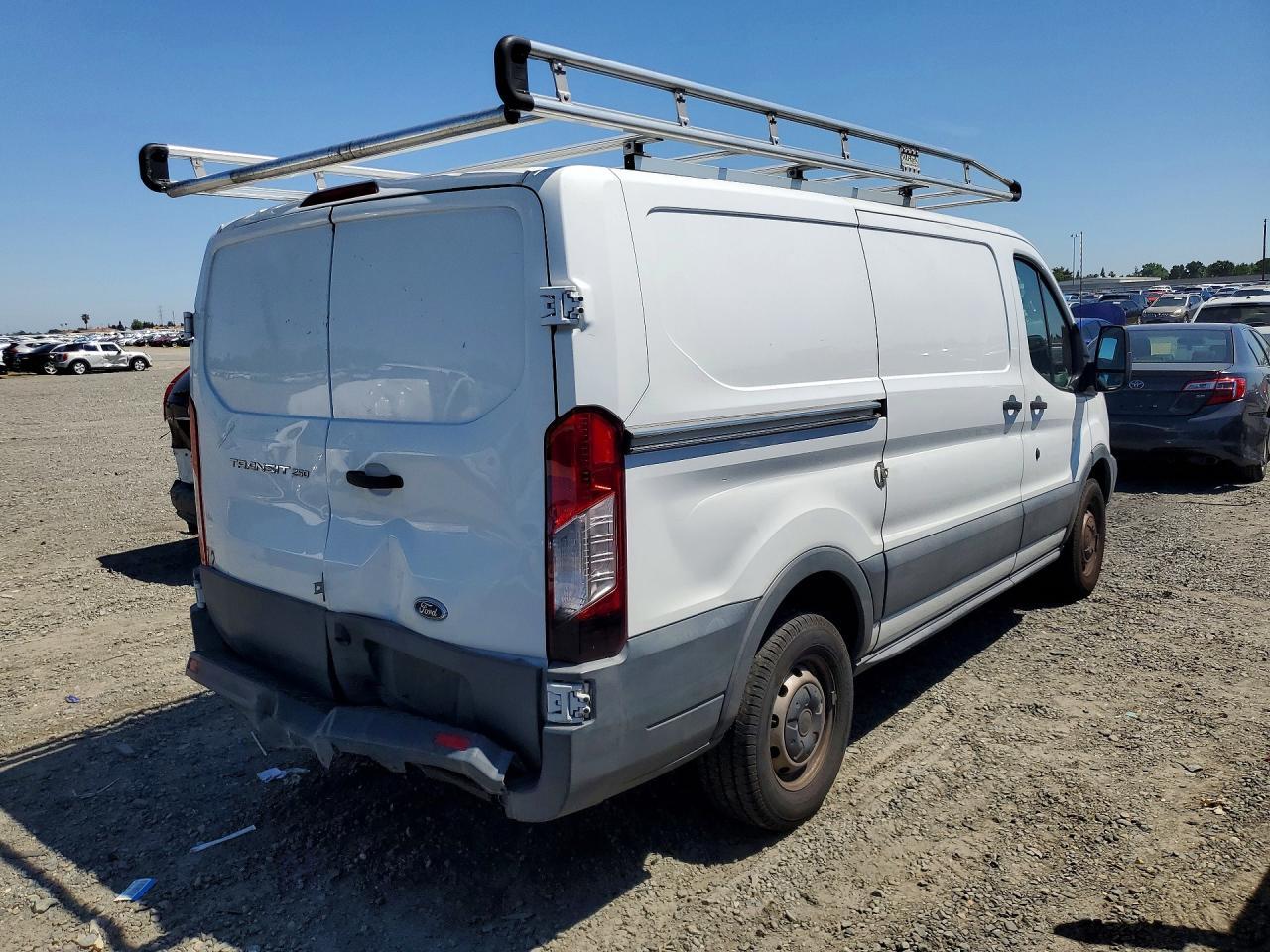 2017 Ford Transit T-250 - zdjęcie 3