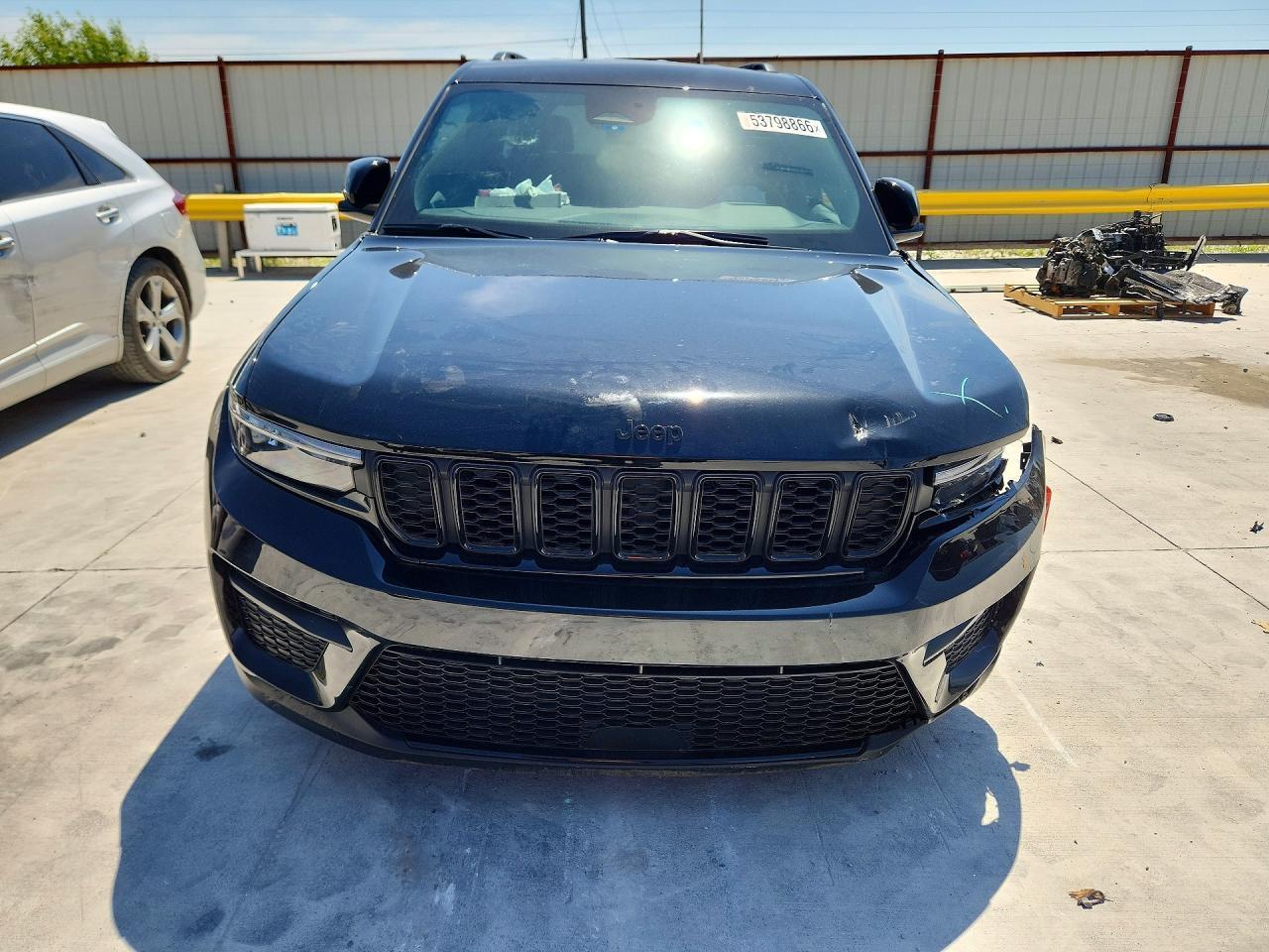 2025 Jeep Grand Cherokee Laredo - zdjęcie 5