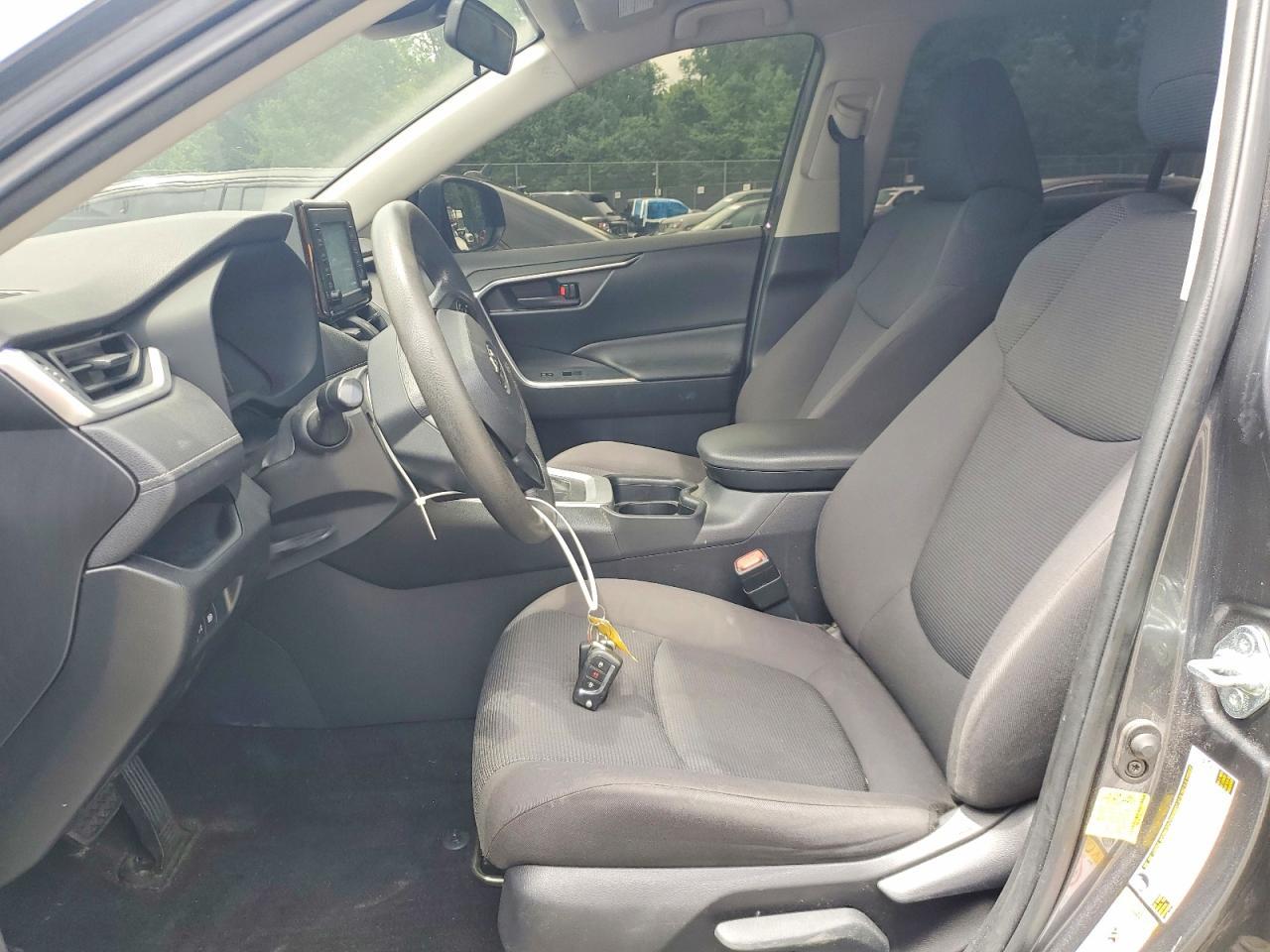 2019 Toyota Rav4 Le - zdjęcie 7