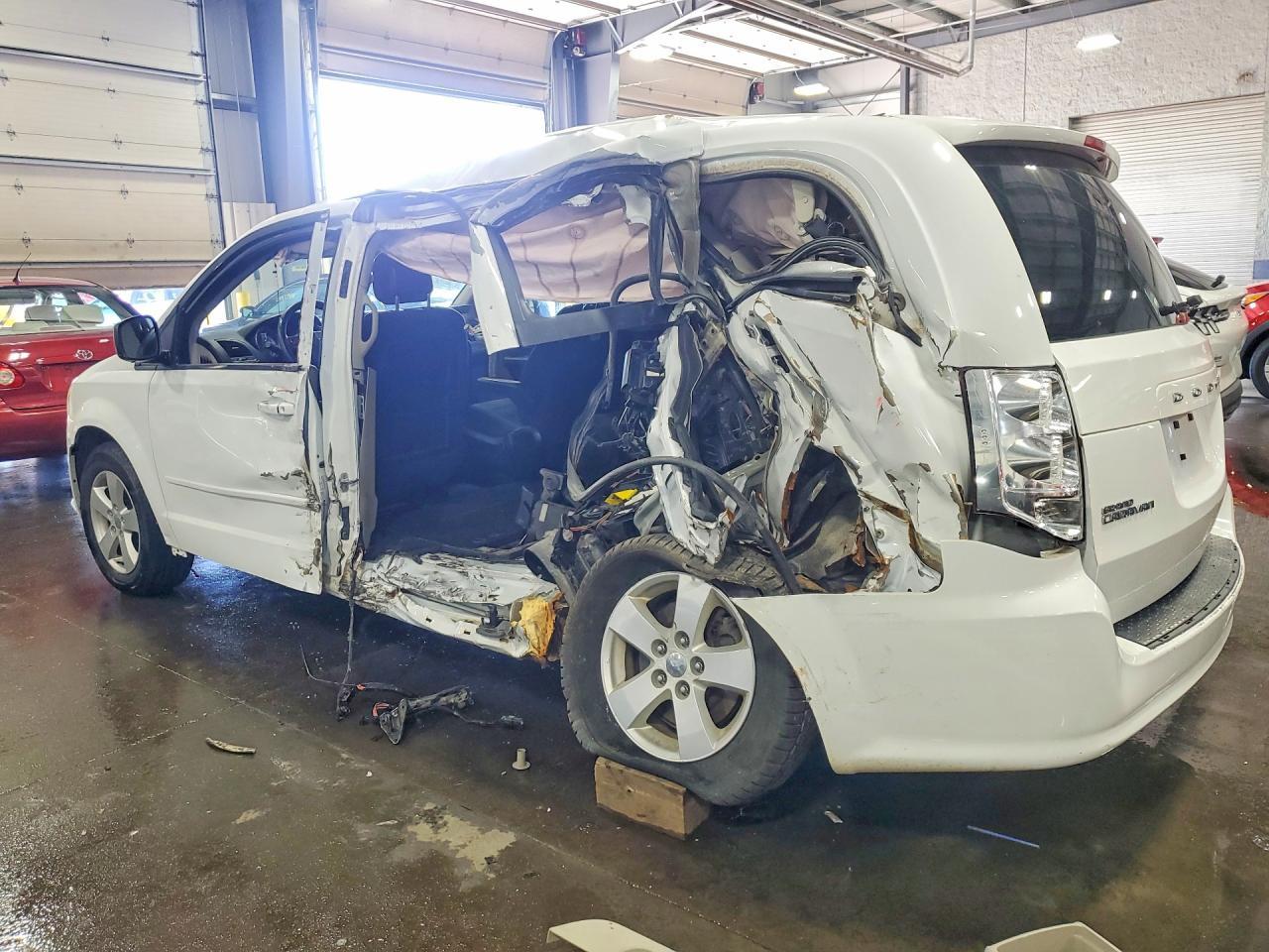 2013 Dodge Grand Caravan Se - zdjęcie 2