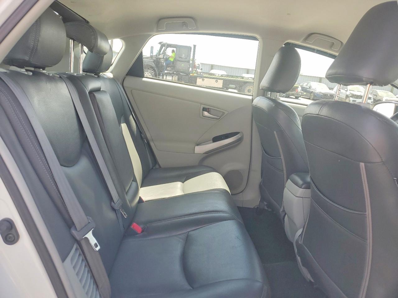 2013 Toyota Prius Three - zdjęcie 10