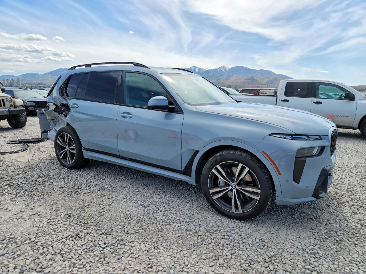 2023 BMW X7 xDrive40I - zdjęcie 4