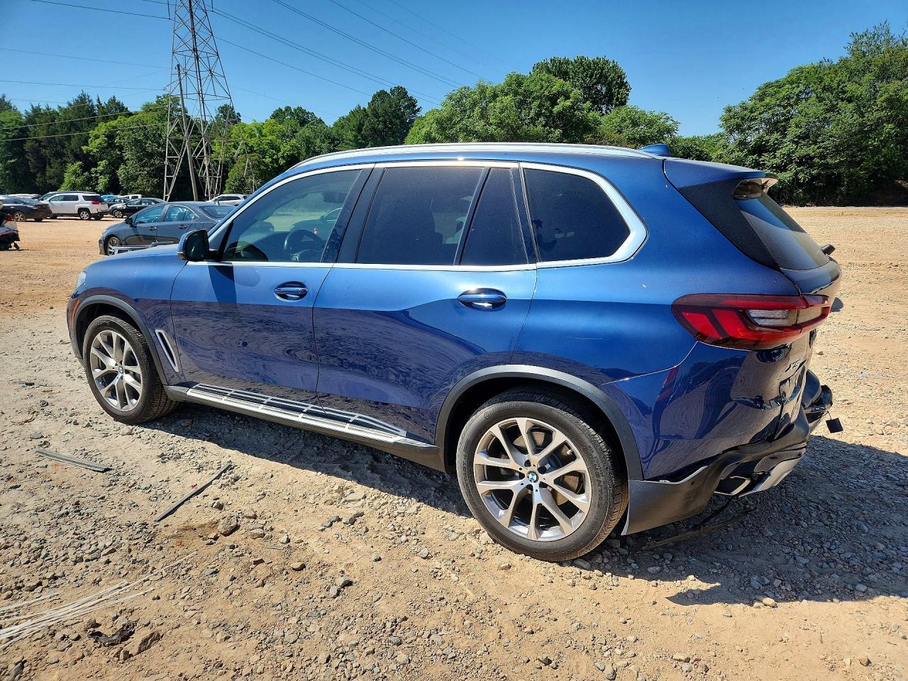 2021 BMW X5 xDrive40I - zdjęcie 2