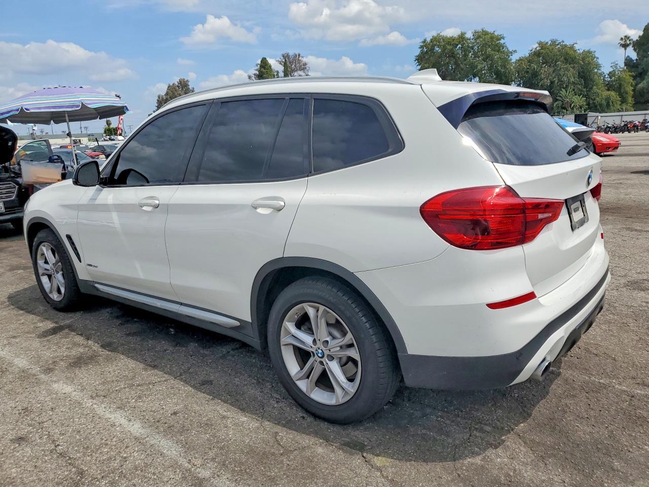 2018 BMW X3 xDrive30I - zdjęcie 2