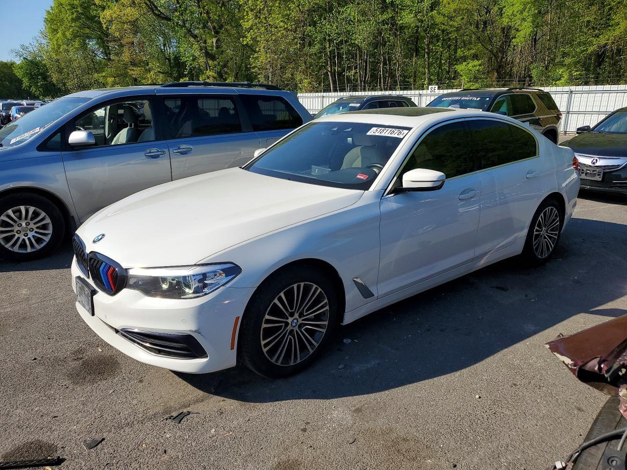 2020 BMW 530 Xi - zdjęcie główne