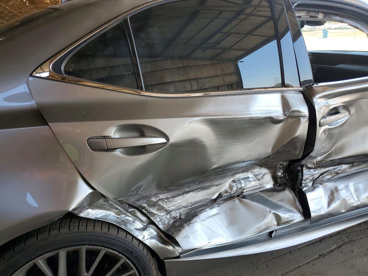 2019 Lexus Is - zdjęcie 10