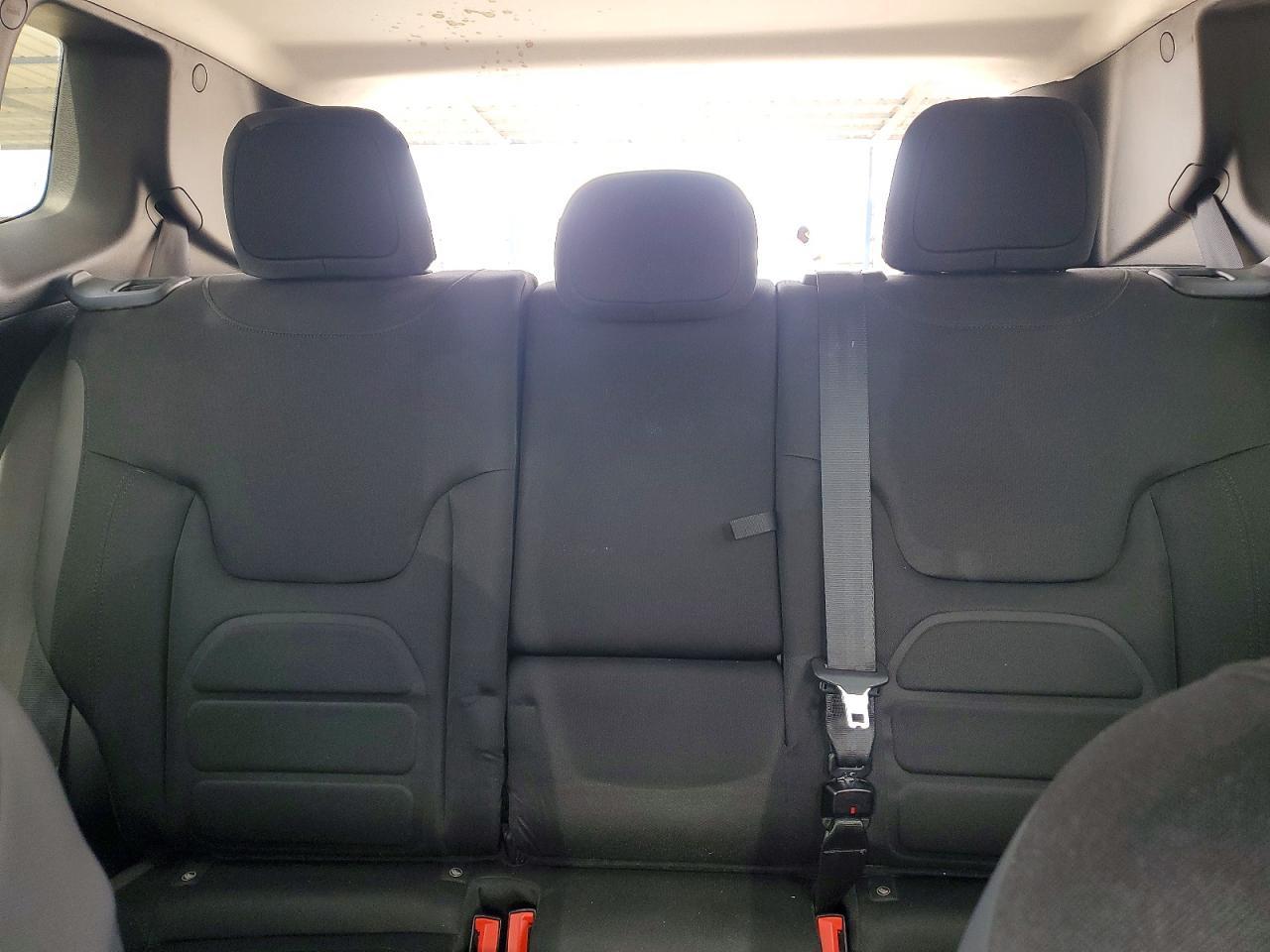 2017 Jeep Renegade Latitude - zdjęcie 10