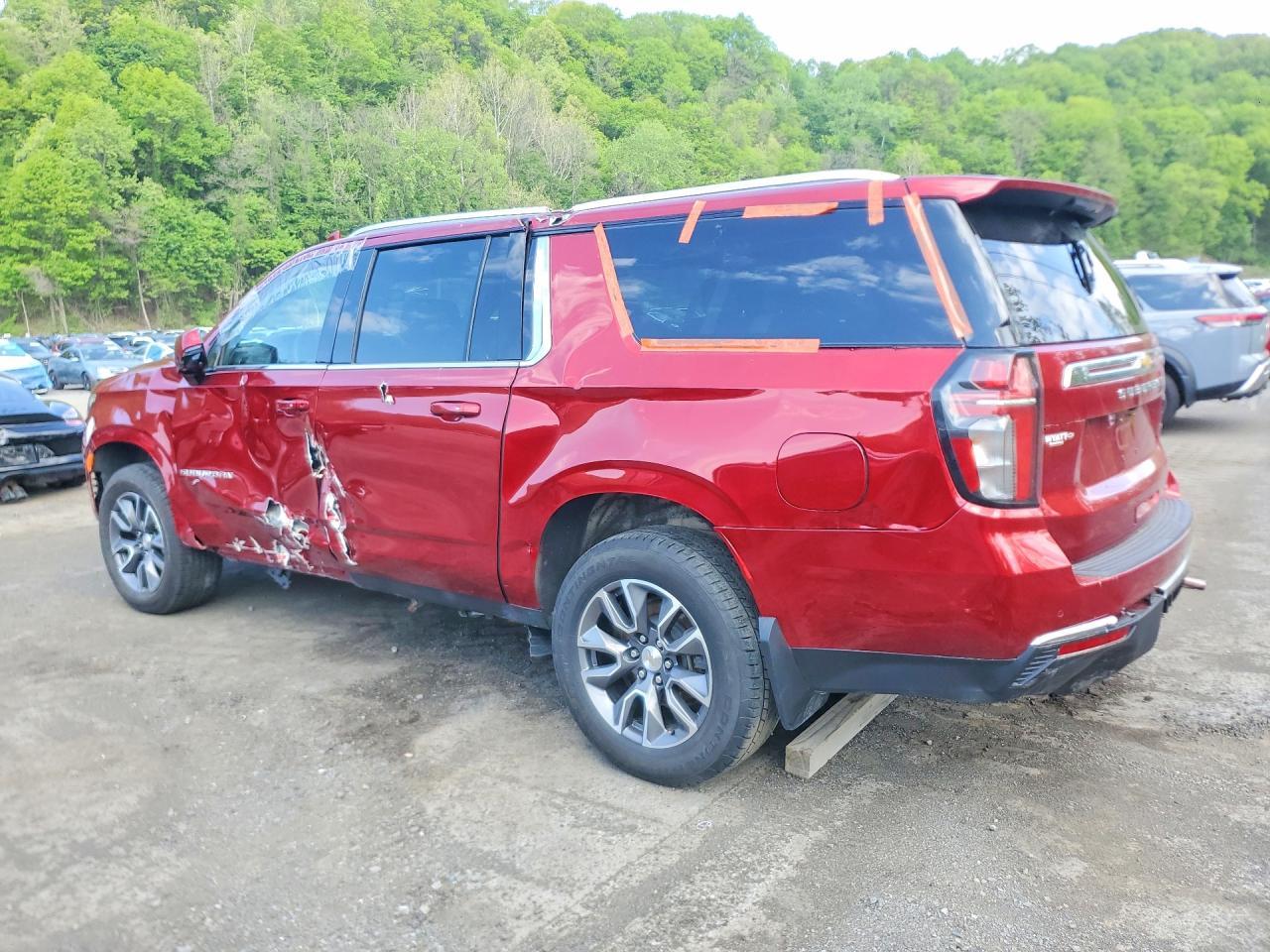 2024 Chevrolet Suburban K1500 Lt - zdjęcie 2