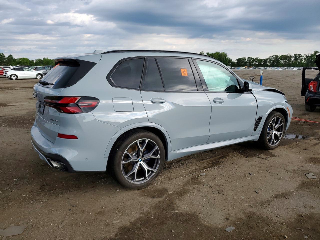 2025 BMW X5 xDrive40I - zdjęcie 3