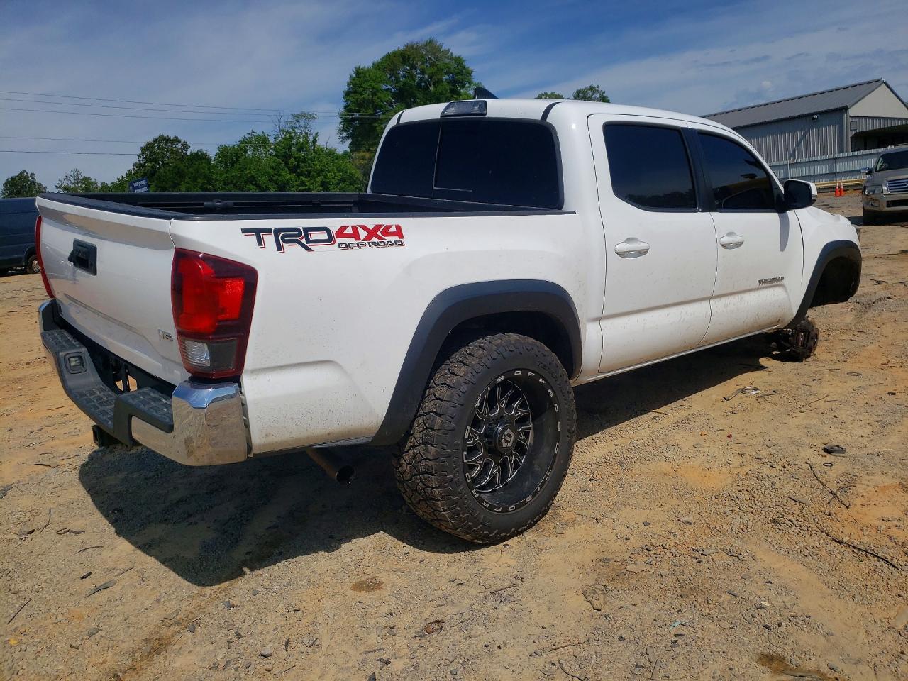 2019 Toyota Tacoma Trd Off-Road - zdjęcie 3