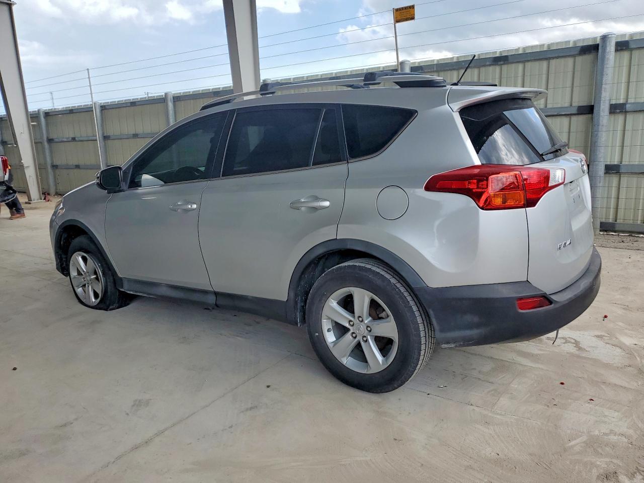 2013 Toyota Rav4 Xle - zdjęcie 2