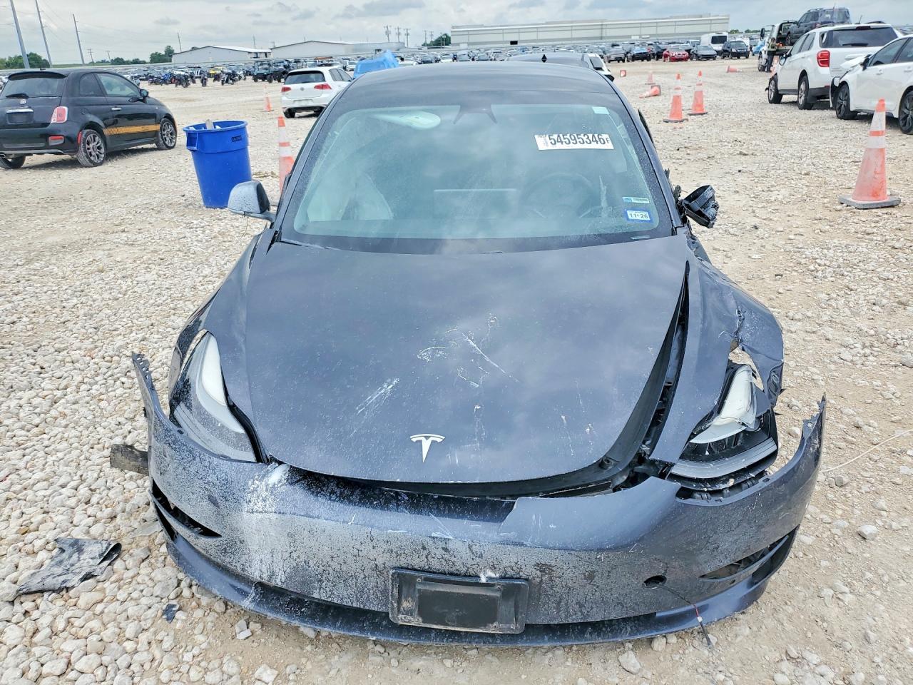 2021 Tesla Model 3 - zdjęcie 5