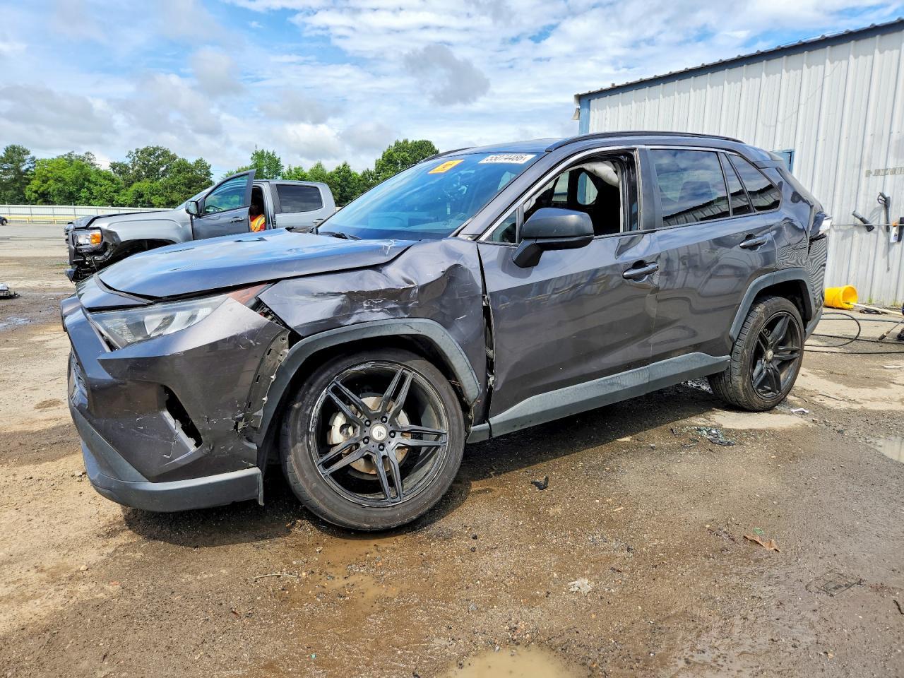 2020 Toyota Rav4 Le - zdjęcie główne