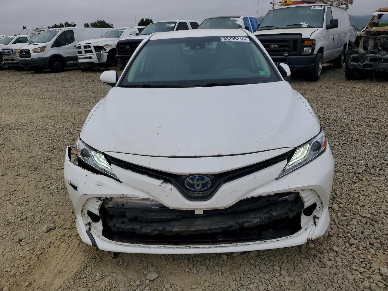 2020 Toyota Camry Xle - zdjęcie 5