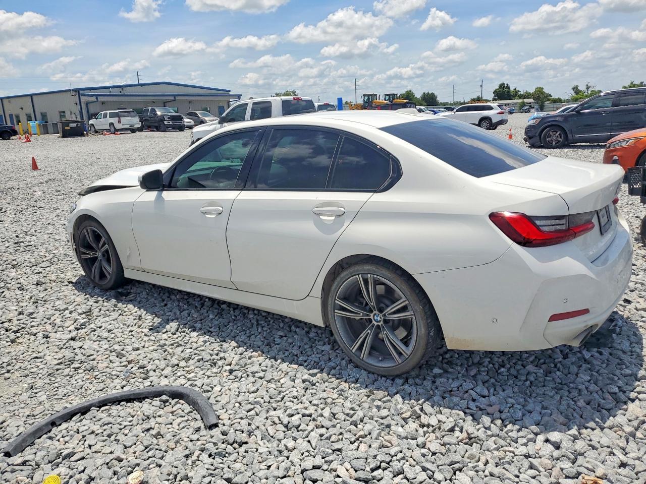 BMW Seria 3 - zdjęcie 2