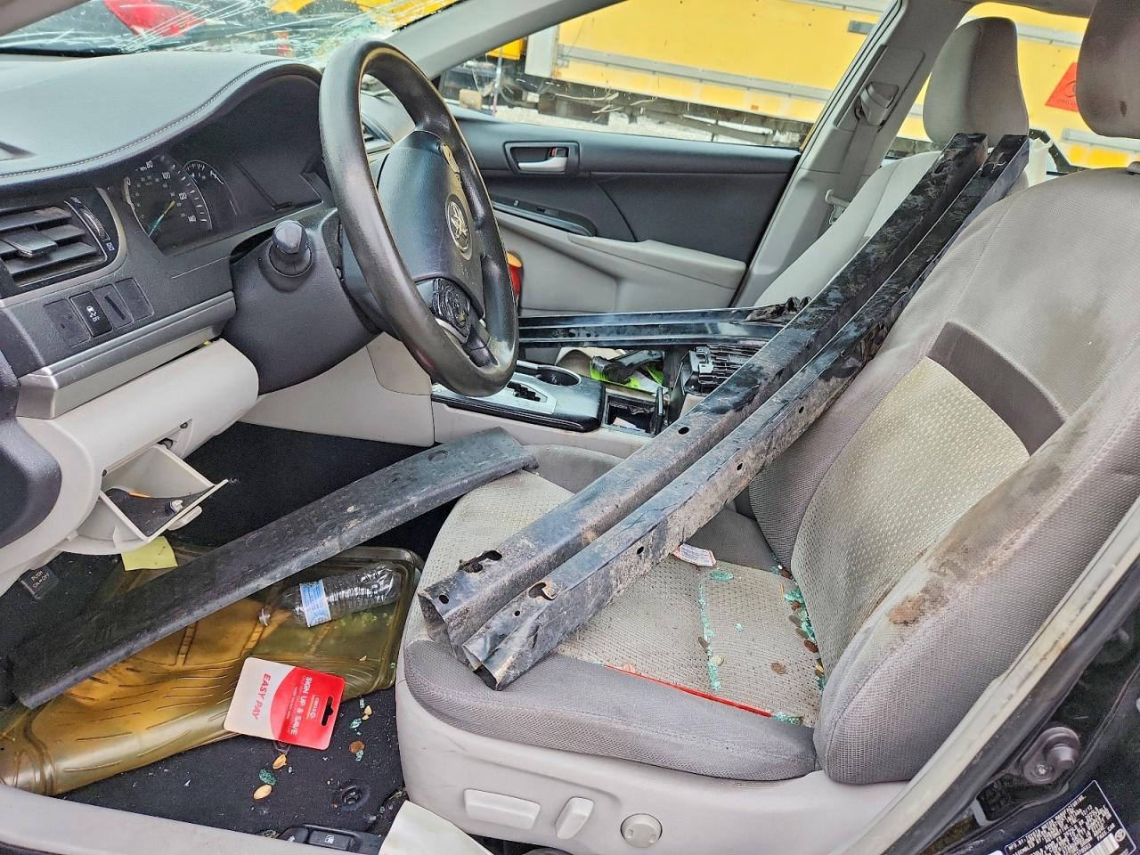 2014 Toyota Camry Le - zdjęcie 7