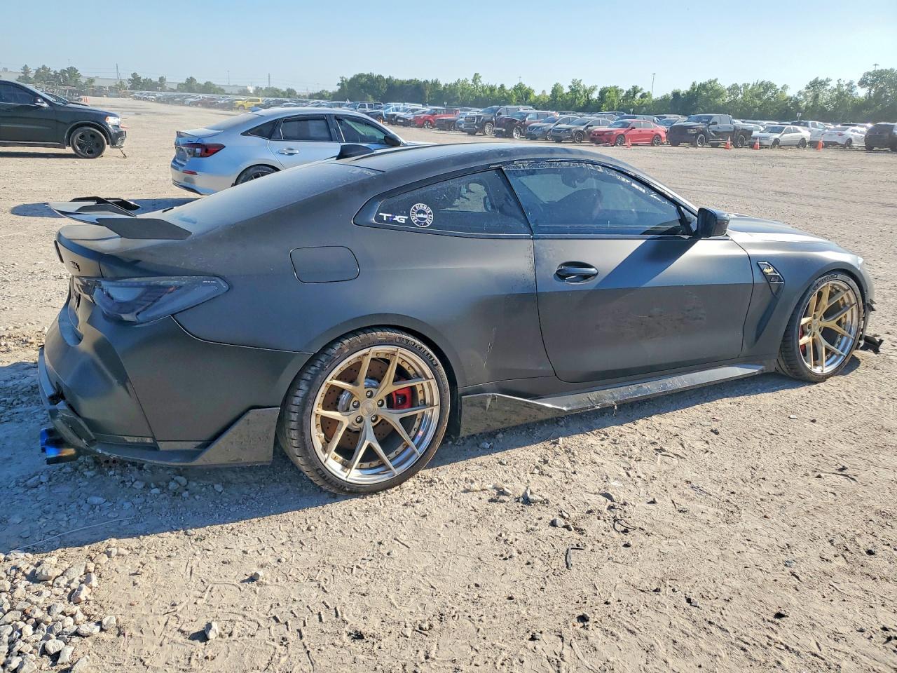 2022 BMW M4 Competition - zdjęcie 3
