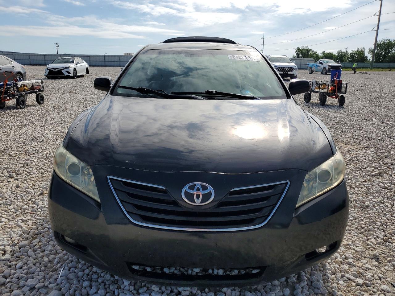 2024 Toyota Camry Xle V6 - zdjęcie 5