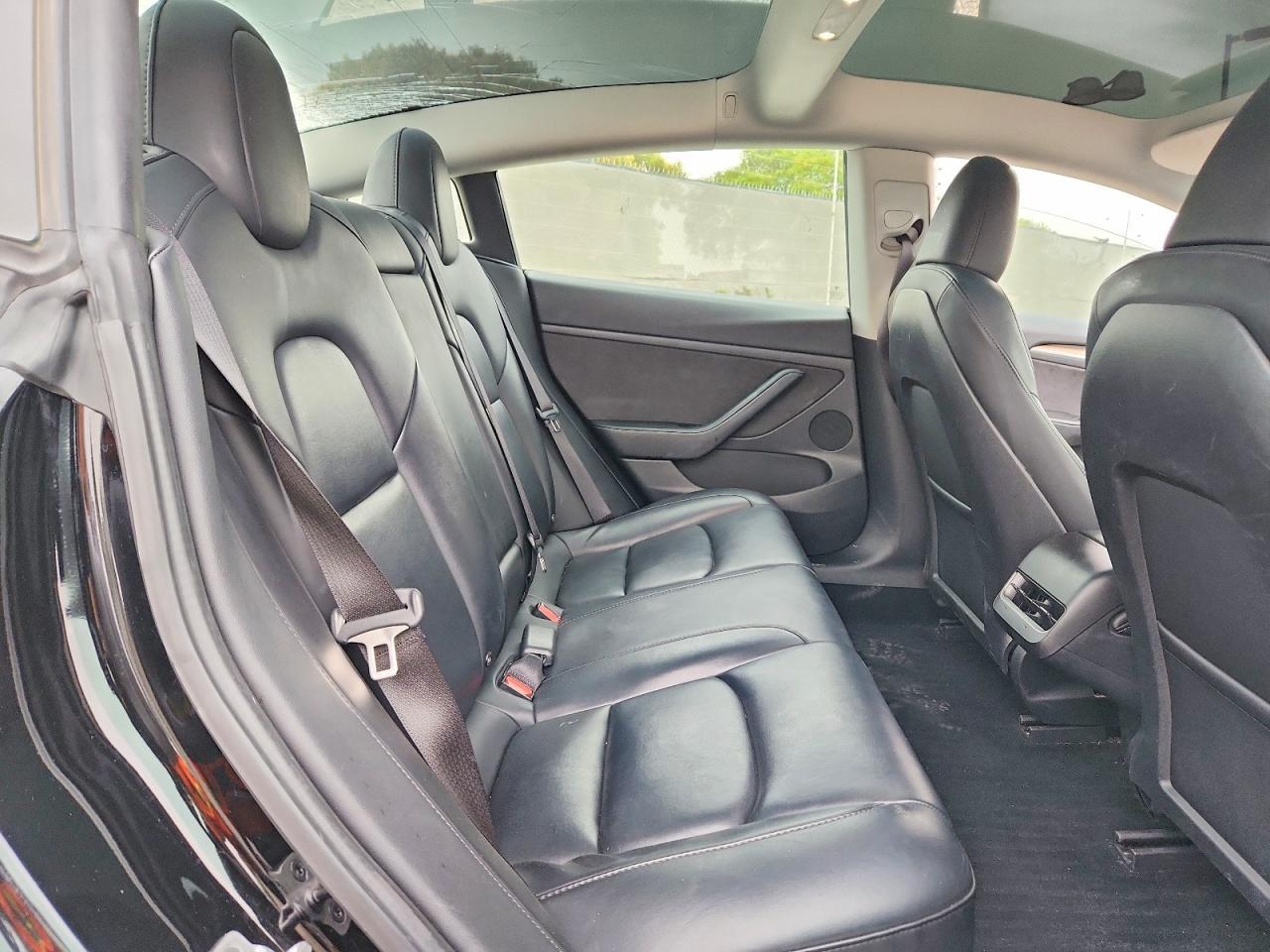 2023 Tesla Model 3 - zdjęcie 19
