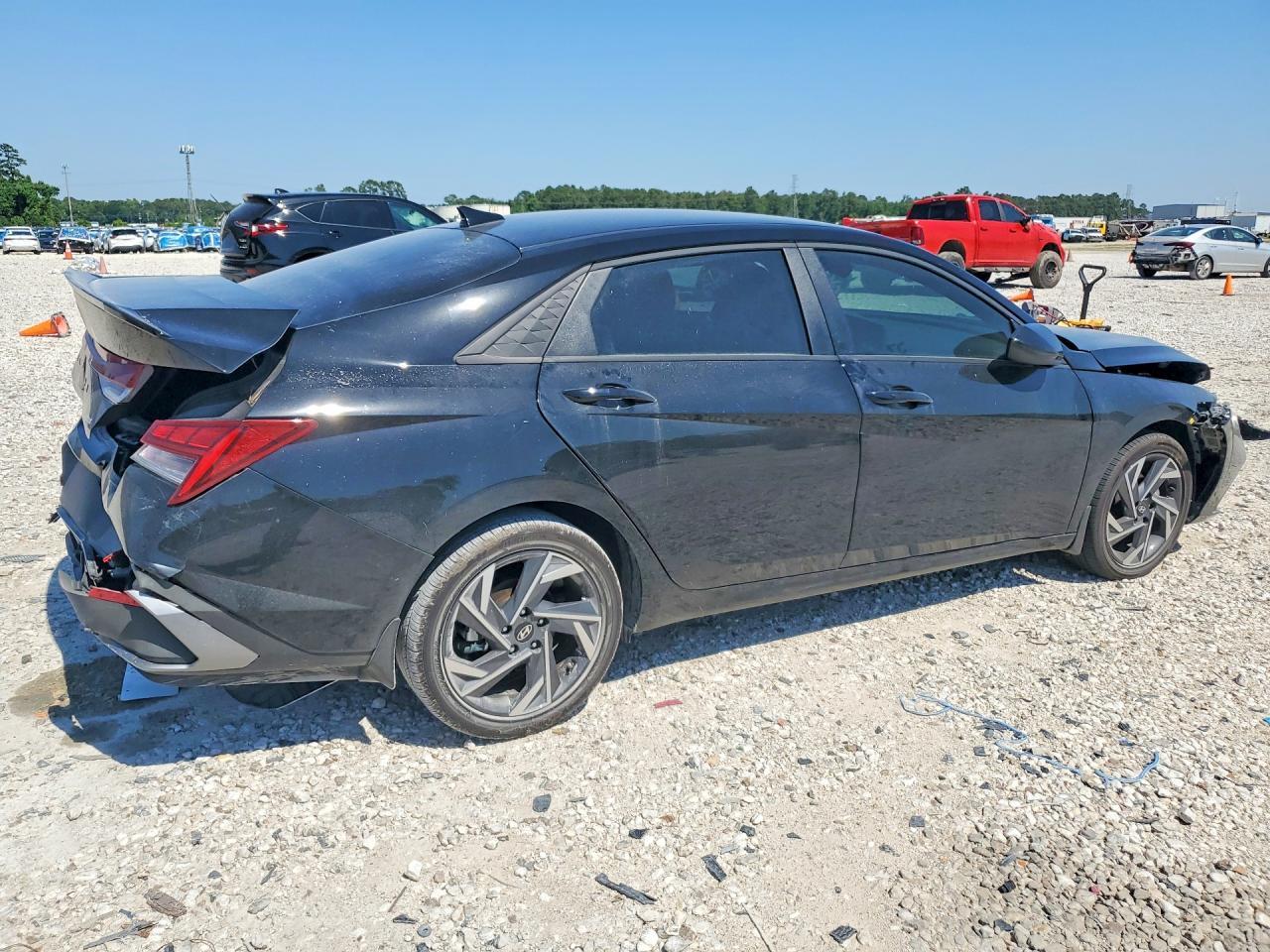 2025 Hyundai Elantra Hybrid Sel Sport - zdjęcie 3