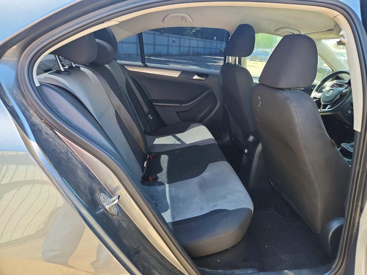 2017 Volkswagen Jetta S - zdjęcie 10