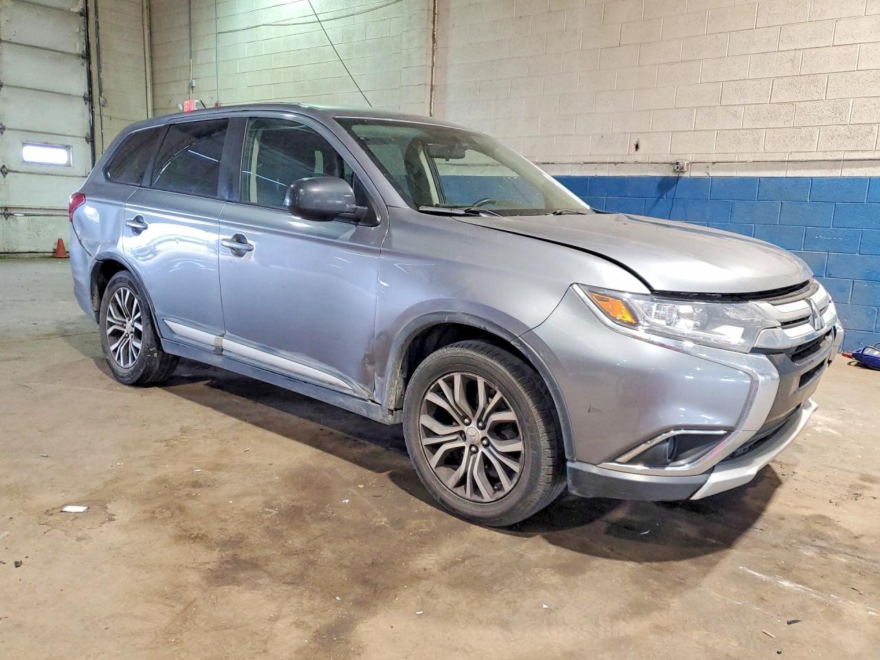 2016 Mitsubishi Outlander Se - zdjęcie 4