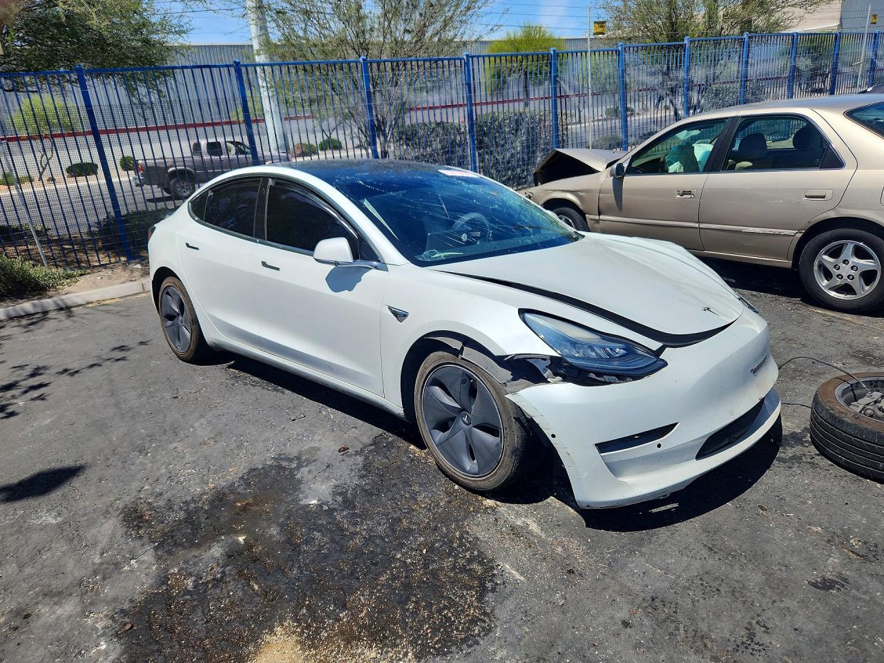 2019 Tesla Model 3 - zdjęcie 4
