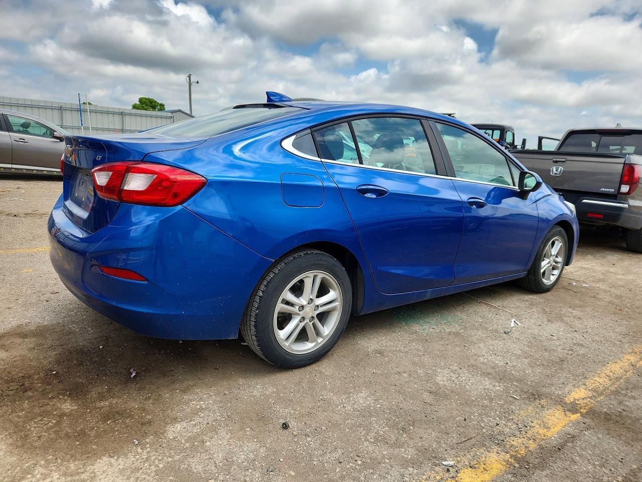 2018 Chevrolet Cruze Lt - zdjęcie 3