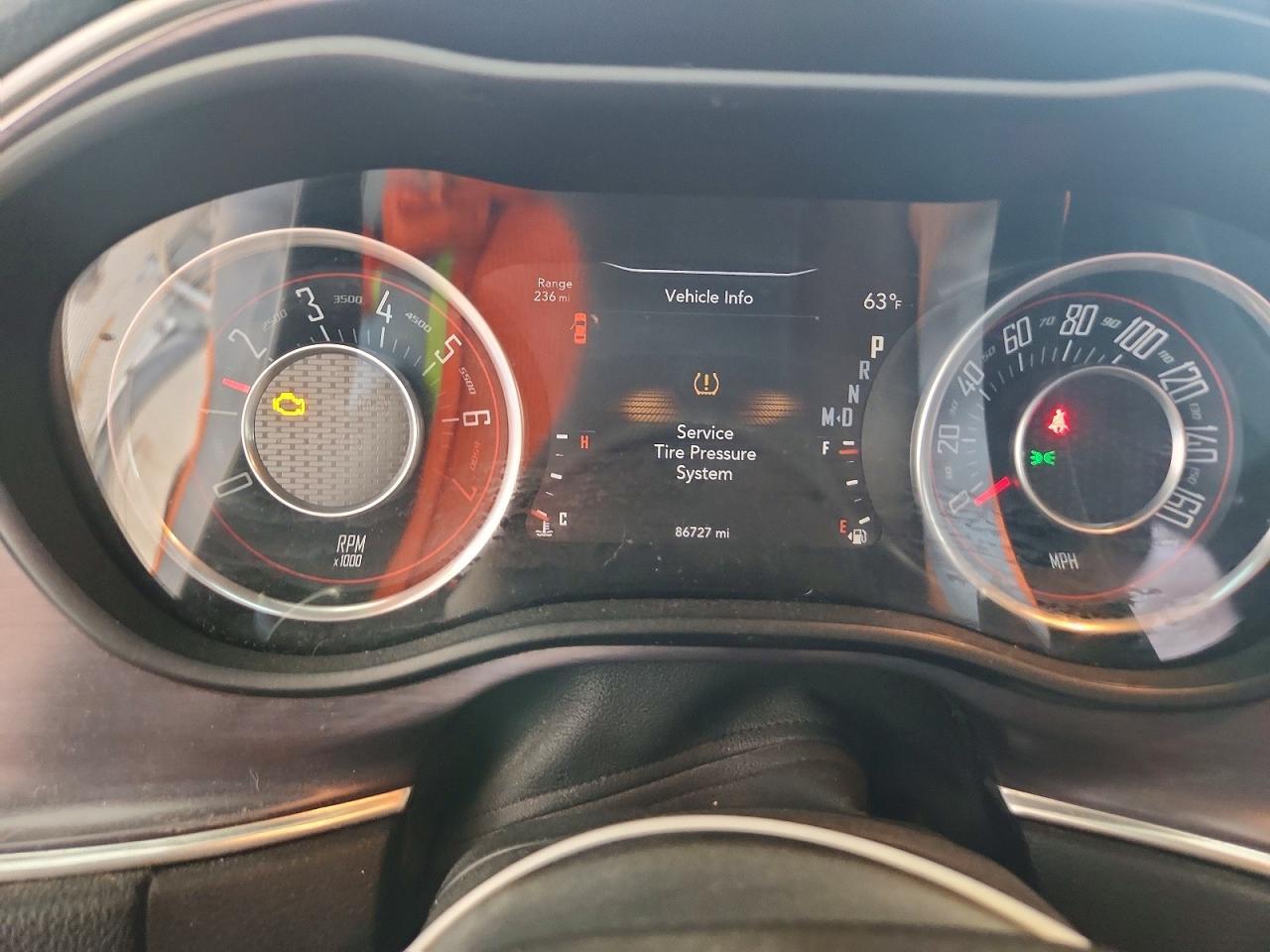2015 Dodge Challenger Sxt - zdjęcie 9