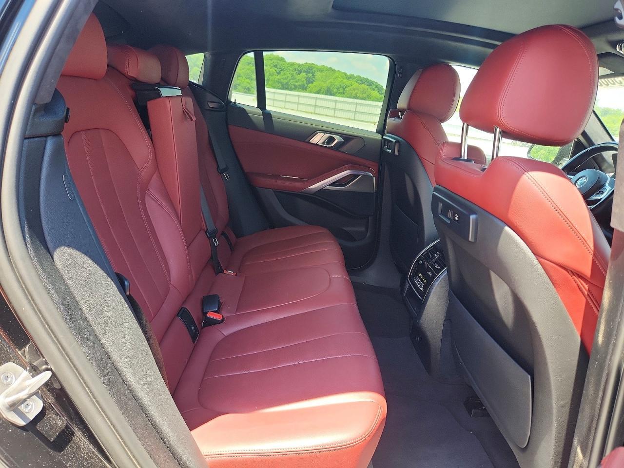 2022 BMW X6 xDrive40I - zdjęcie 11
