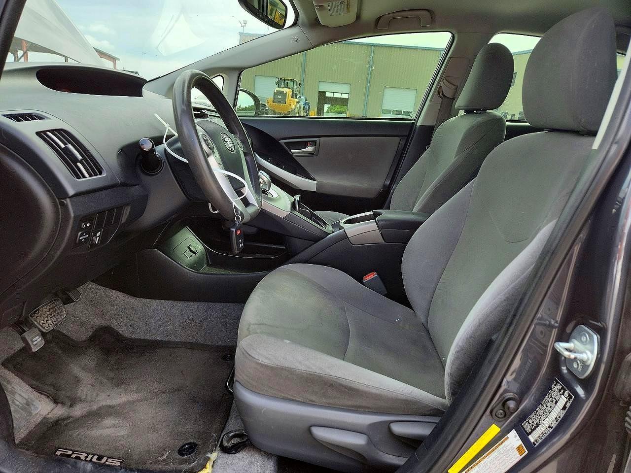 2014 Toyota Prius Two - zdjęcie 7