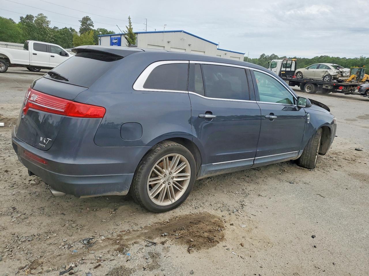2014 Lincoln Mkt - zdjęcie 3