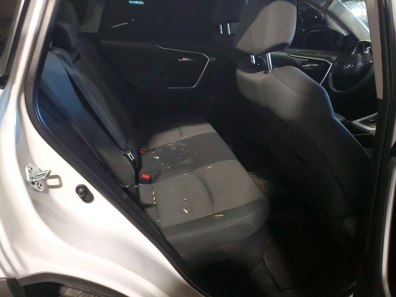 2024 Toyota Rav4 Hybrid Xle - zdjęcie 11