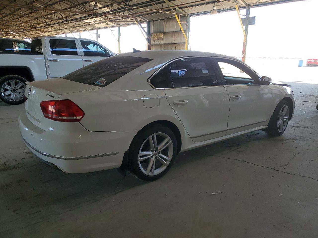 2013 Volkswagen Passat Sel - zdjęcie 3