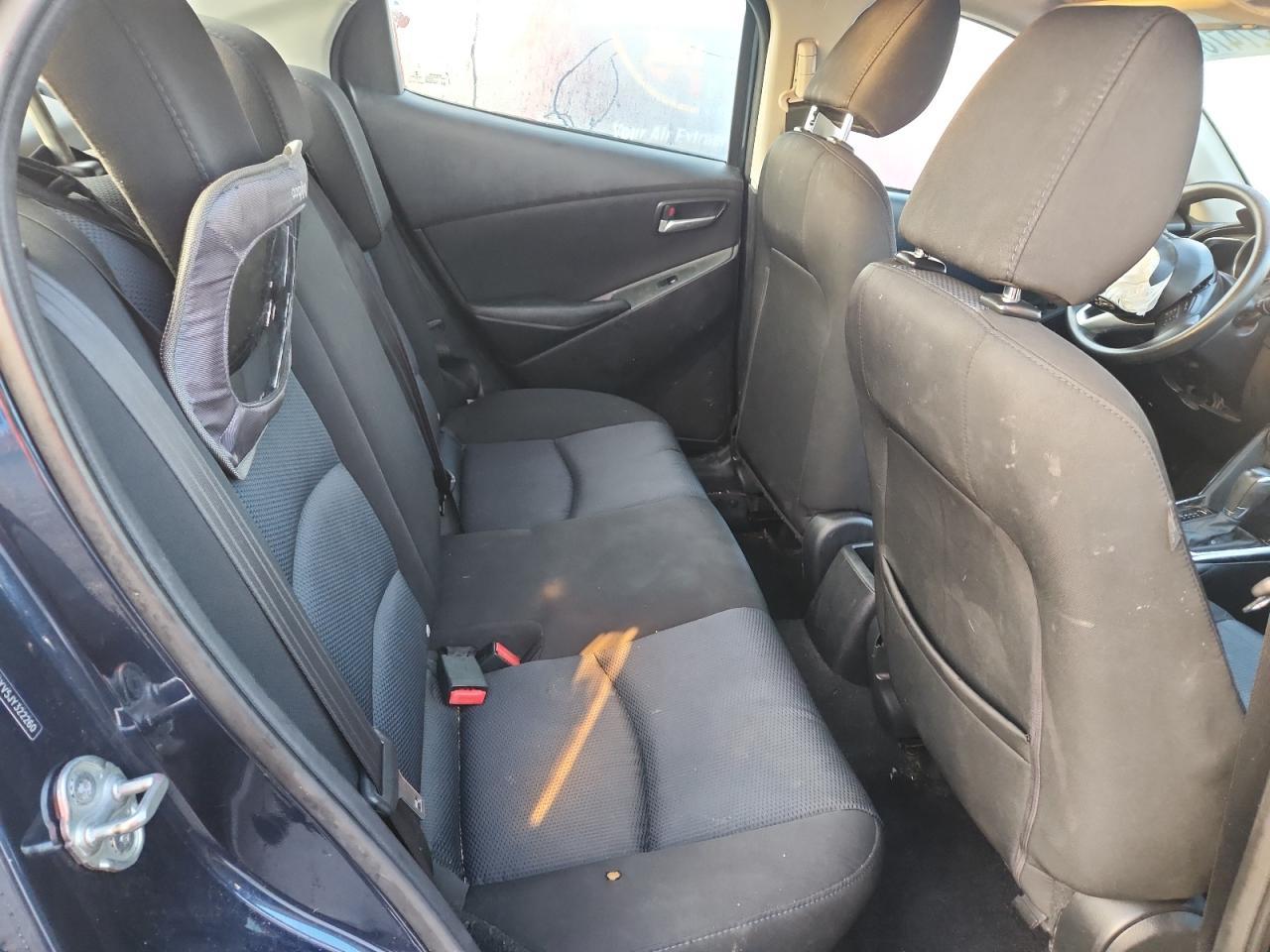 2018 Toyota Yaris Ia Base - zdjęcie 10