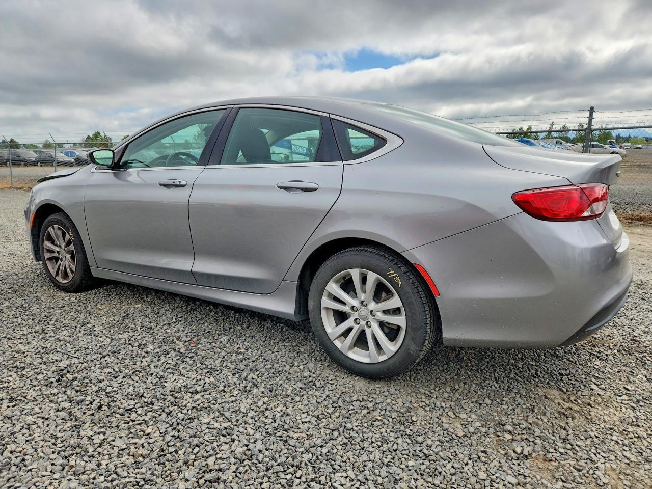 2016 Chrysler 200 Lx - zdjęcie 2