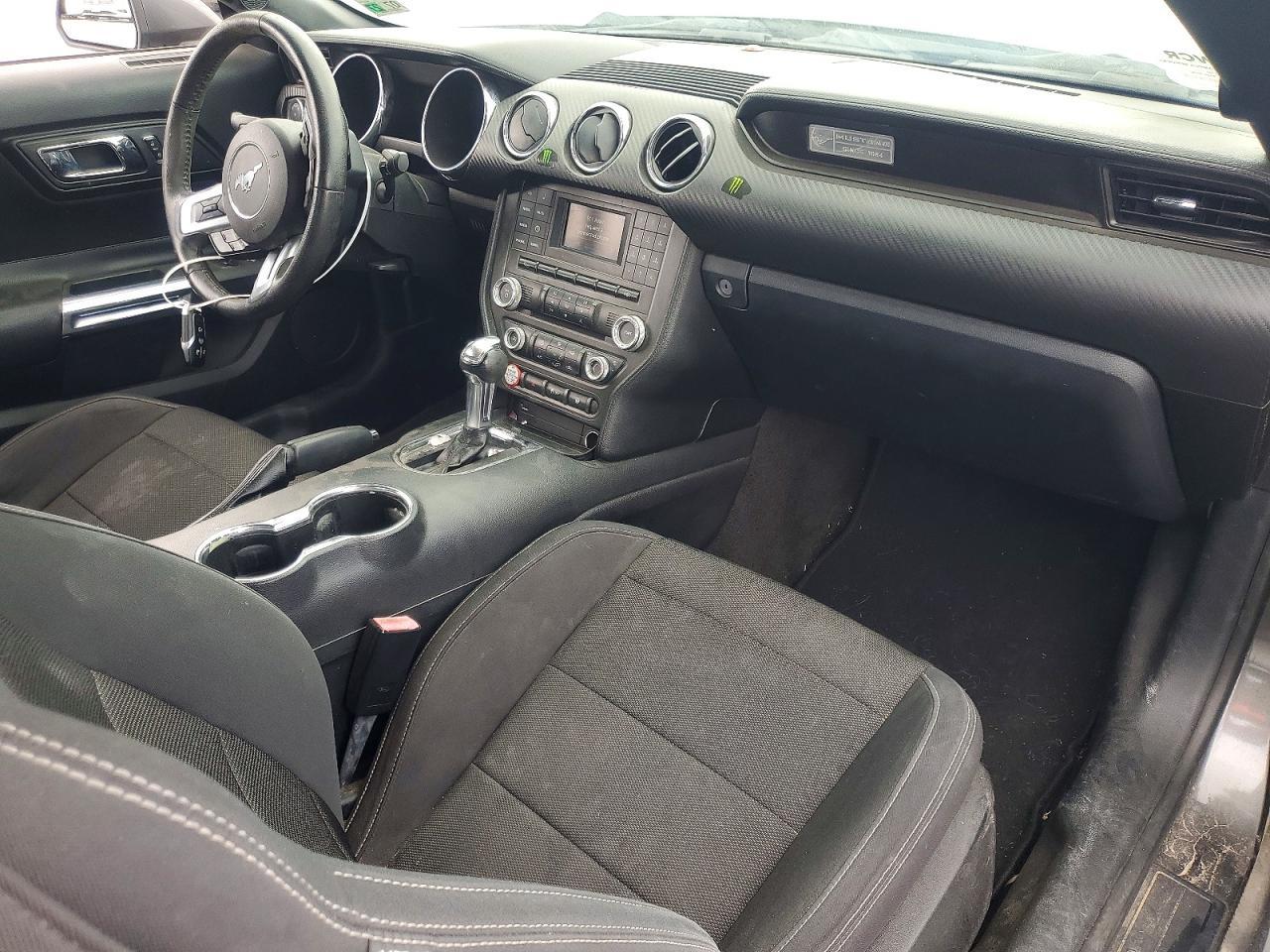 2015 Ford Mustang - zdjęcie 8