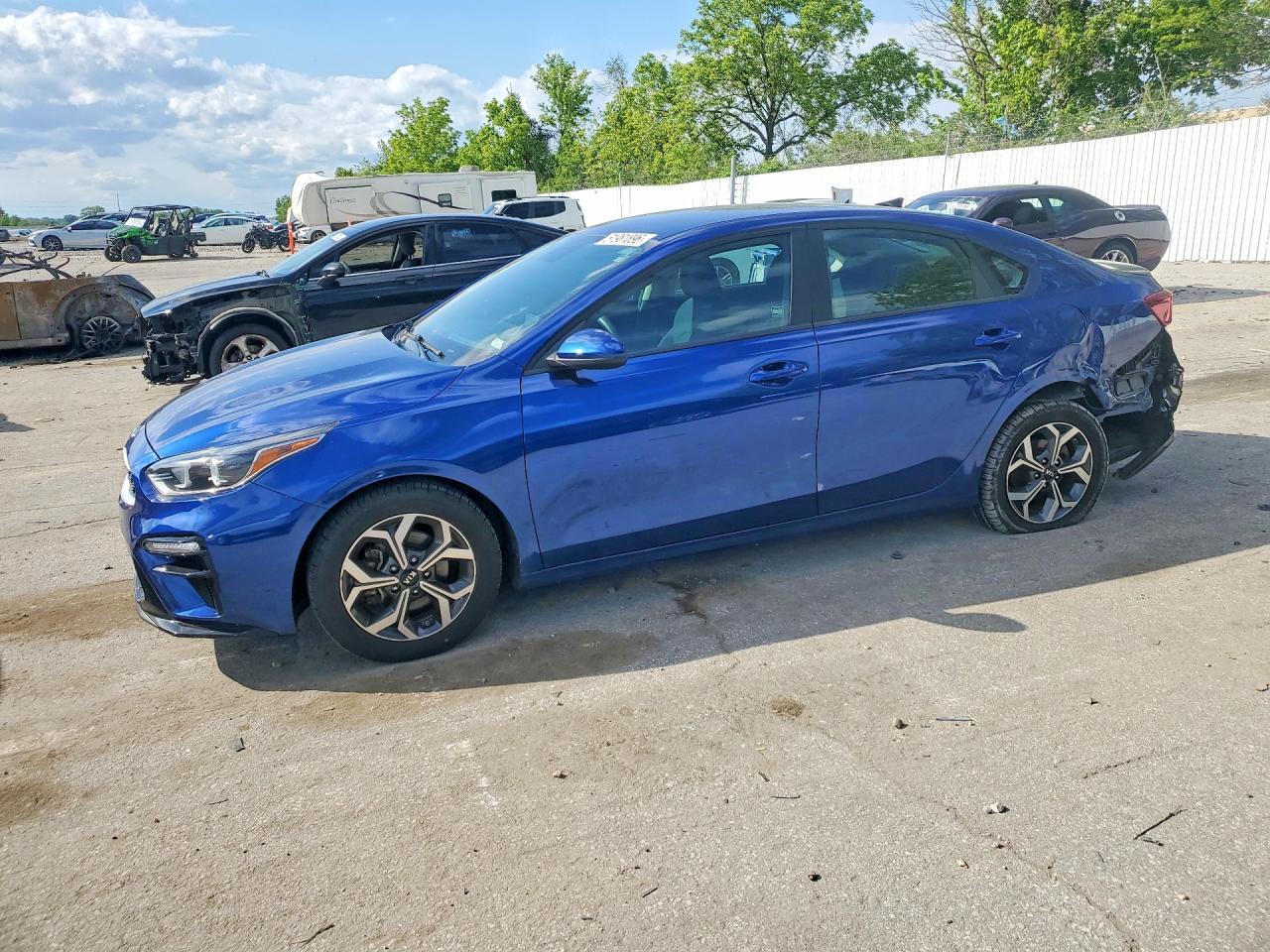 2021 Kia Forte Lxs - zdjęcie główne