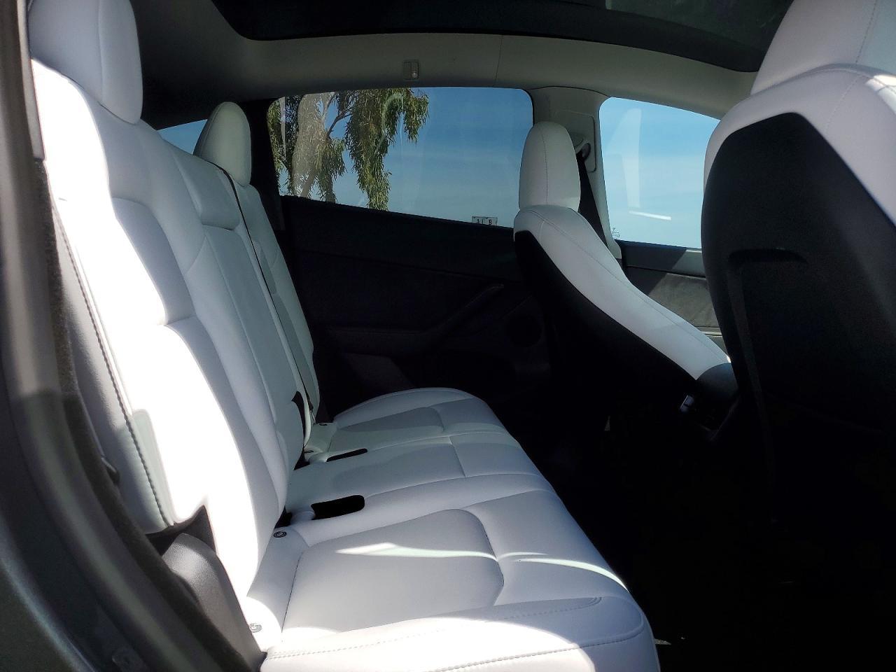 2023 Tesla Model Y - zdjęcie 10