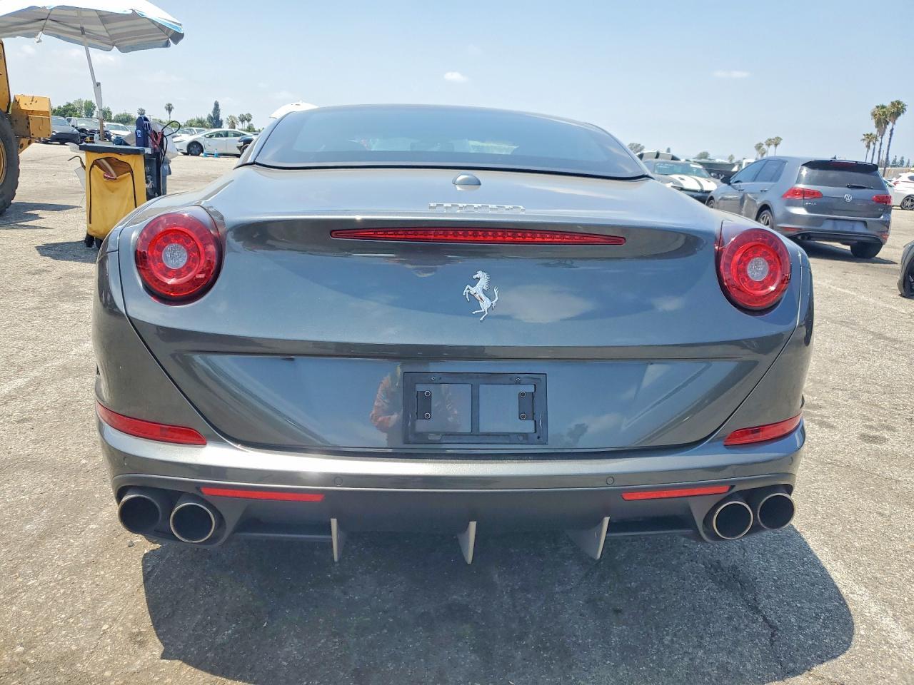 2016 Ferrari California T - zdjęcie 6