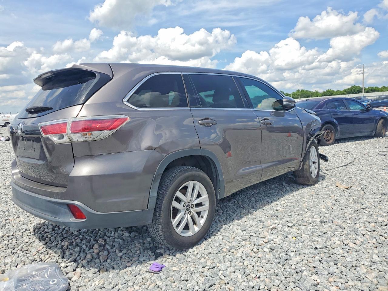 2016 Toyota Highlander Le - zdjęcie 3