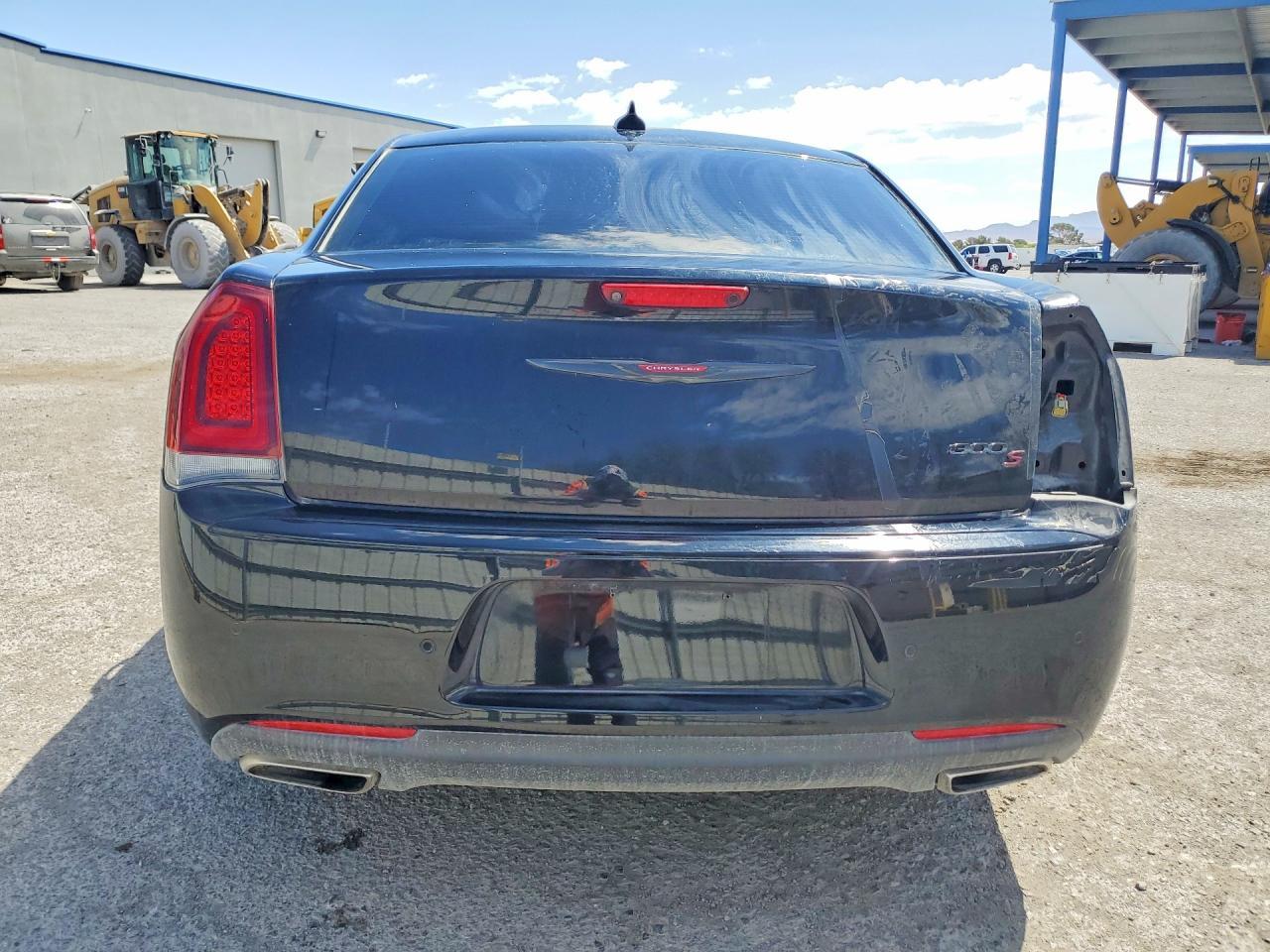 2021 Chrysler 300 S - zdjęcie 6