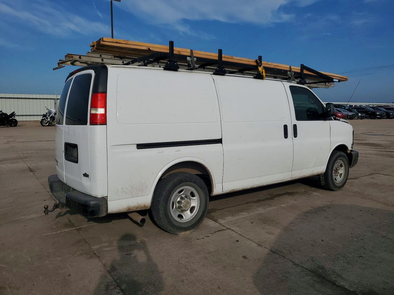 2015 Chevrolet Express G2500 - zdjęcie 3