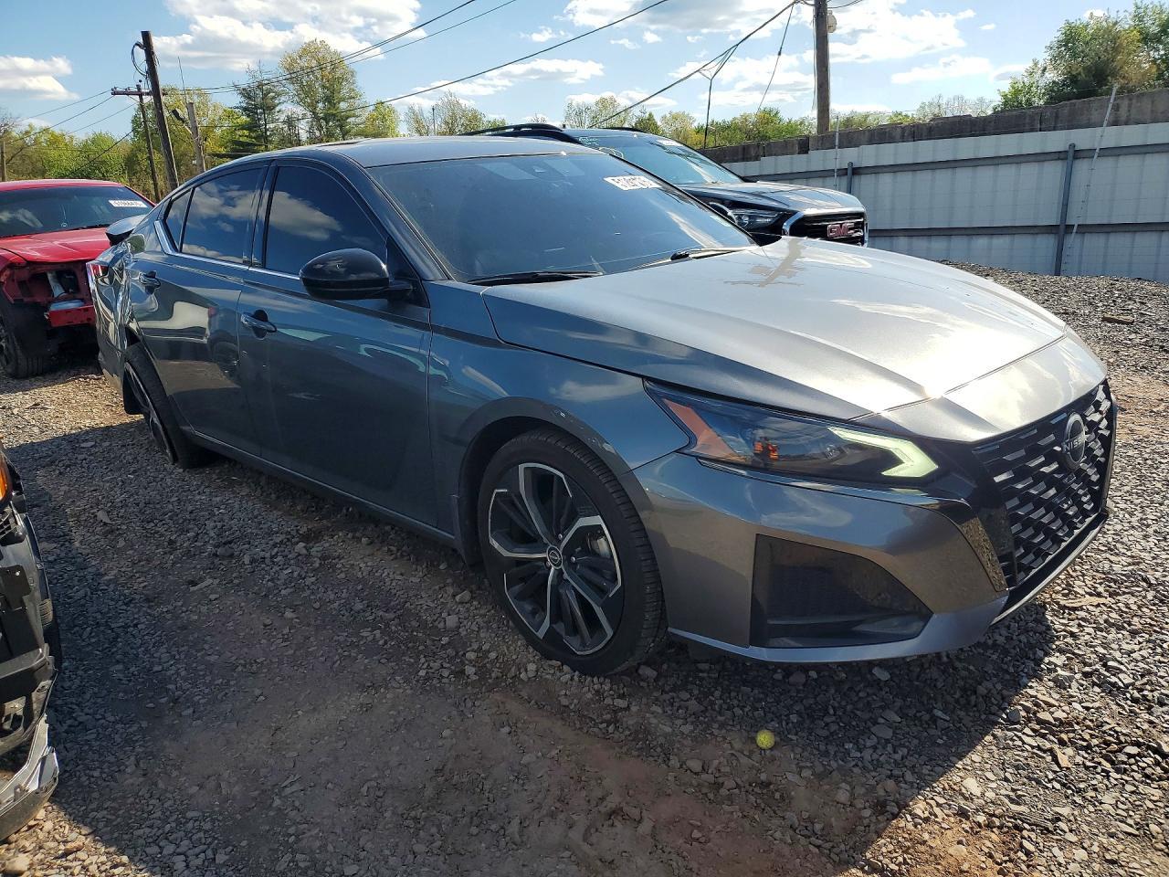 2023 Nissan Altima Sr - zdjęcie 7