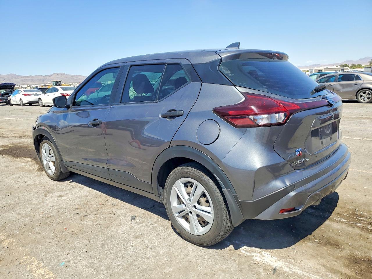 2021 Nissan Kicks S - zdjęcie 2