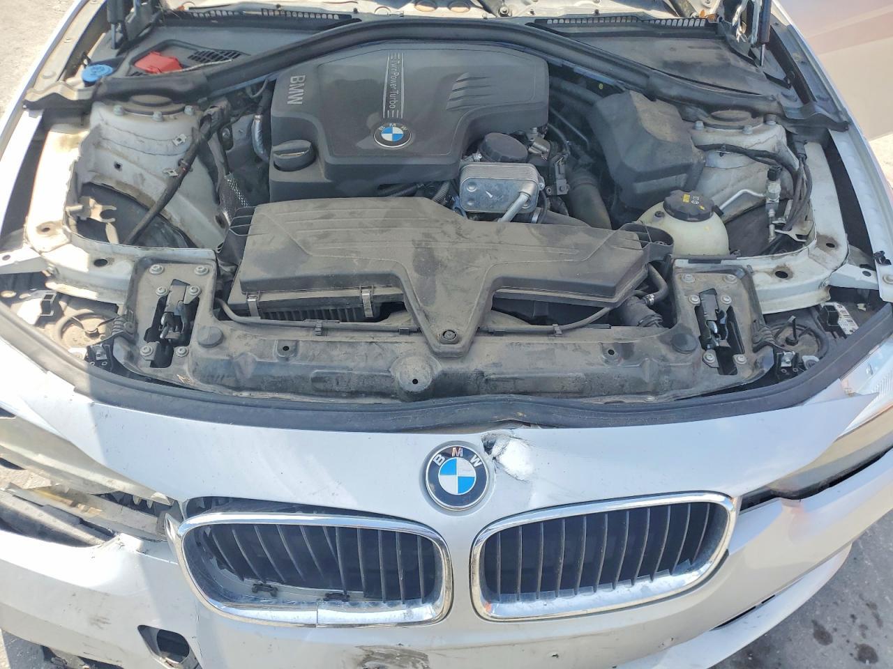 2017 BMW 320 Xi - zdjęcie 11