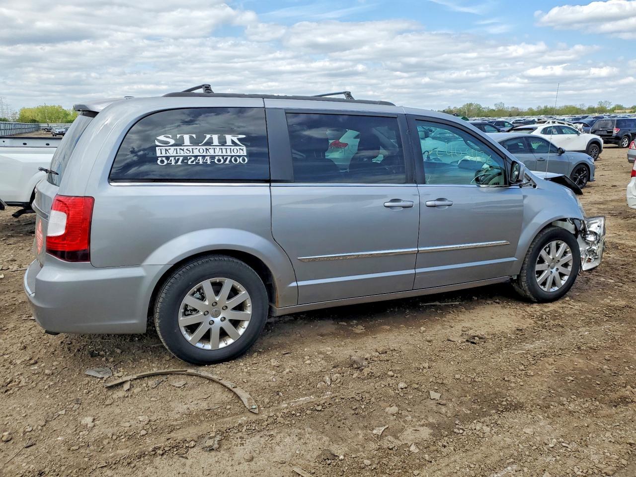 2014 Chrysler Town & Country Touring - zdjęcie 3