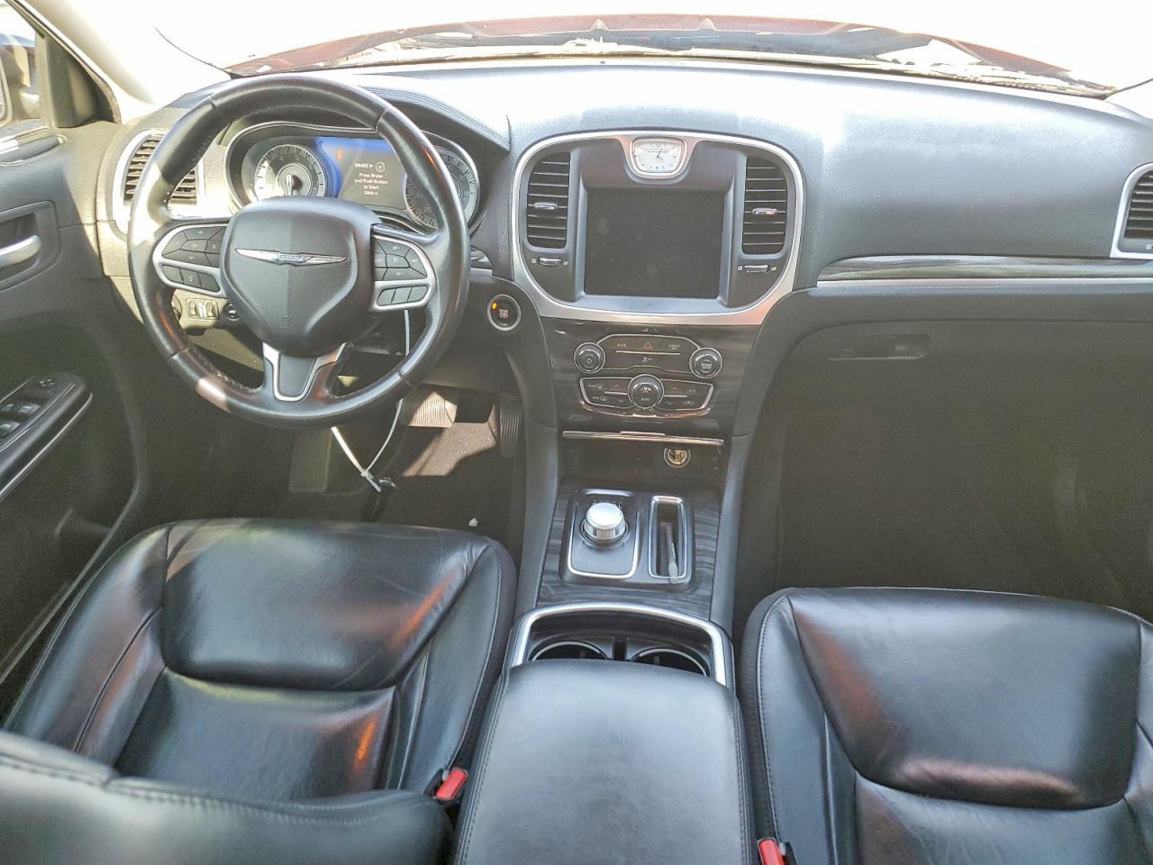 2020 Chrysler 300 Touring - zdjęcie 8