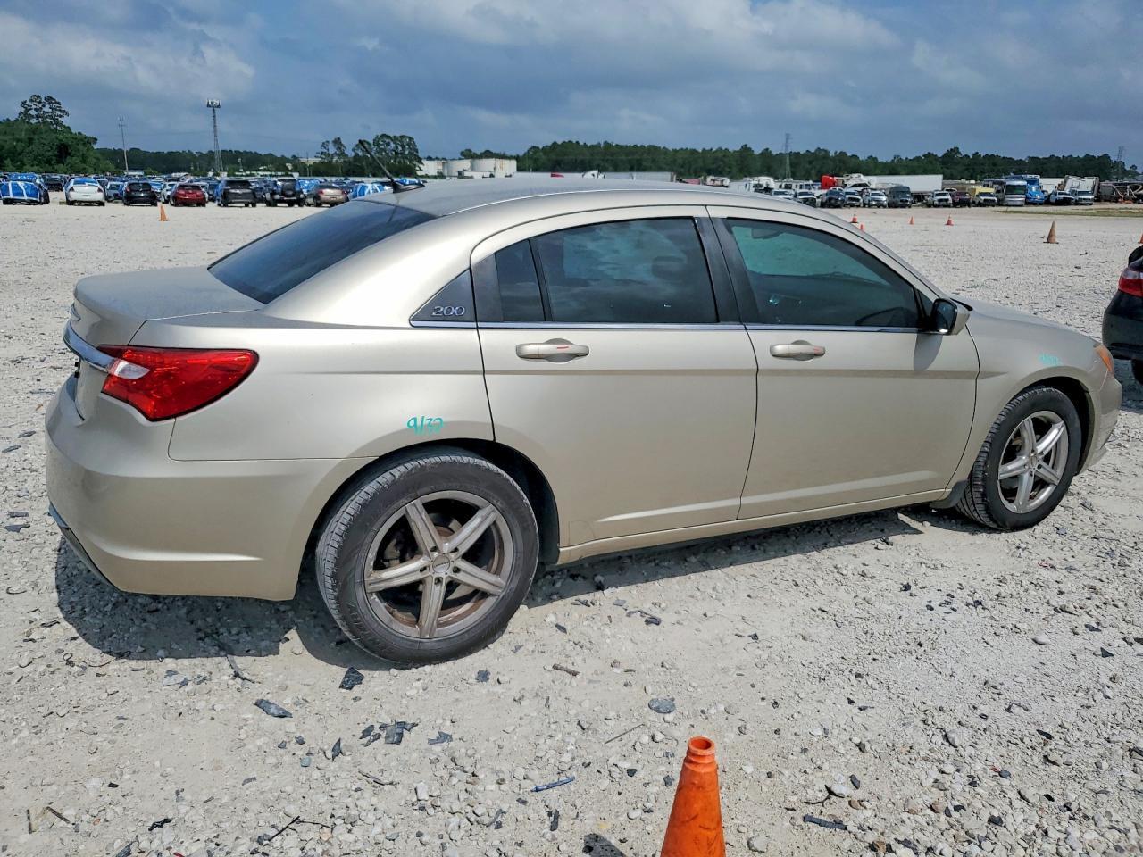 2013 Chrysler 200 Lx - zdjęcie 3