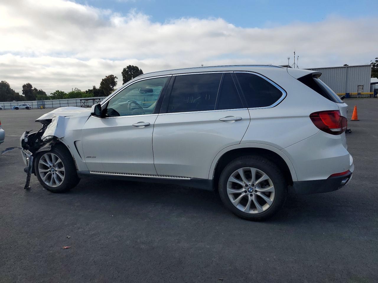 2015 BMW X5 xDrive35I - zdjęcie 2
